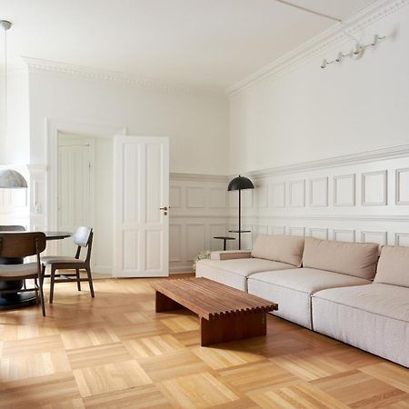קופנהגן Spacious 3 Bedroom Manor Flat Next To Tivoli מראה חיצוני תמונה