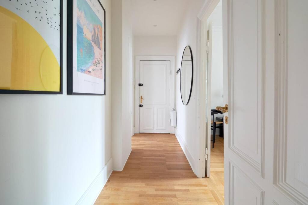 קופנהגן Spacious 3 Bedroom Manor Flat Next To Tivoli מראה חיצוני תמונה