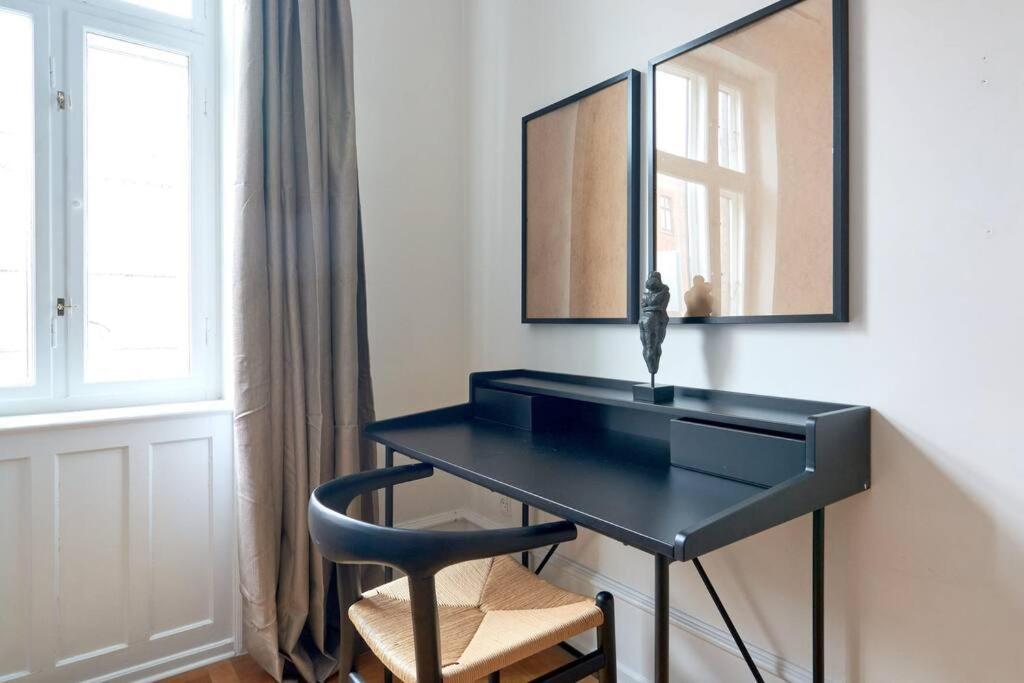 קופנהגן Spacious 3 Bedroom Manor Flat Next To Tivoli מראה חיצוני תמונה