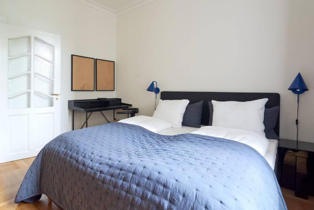 קופנהגן Spacious 3 Bedroom Manor Flat Next To Tivoli מראה חיצוני תמונה