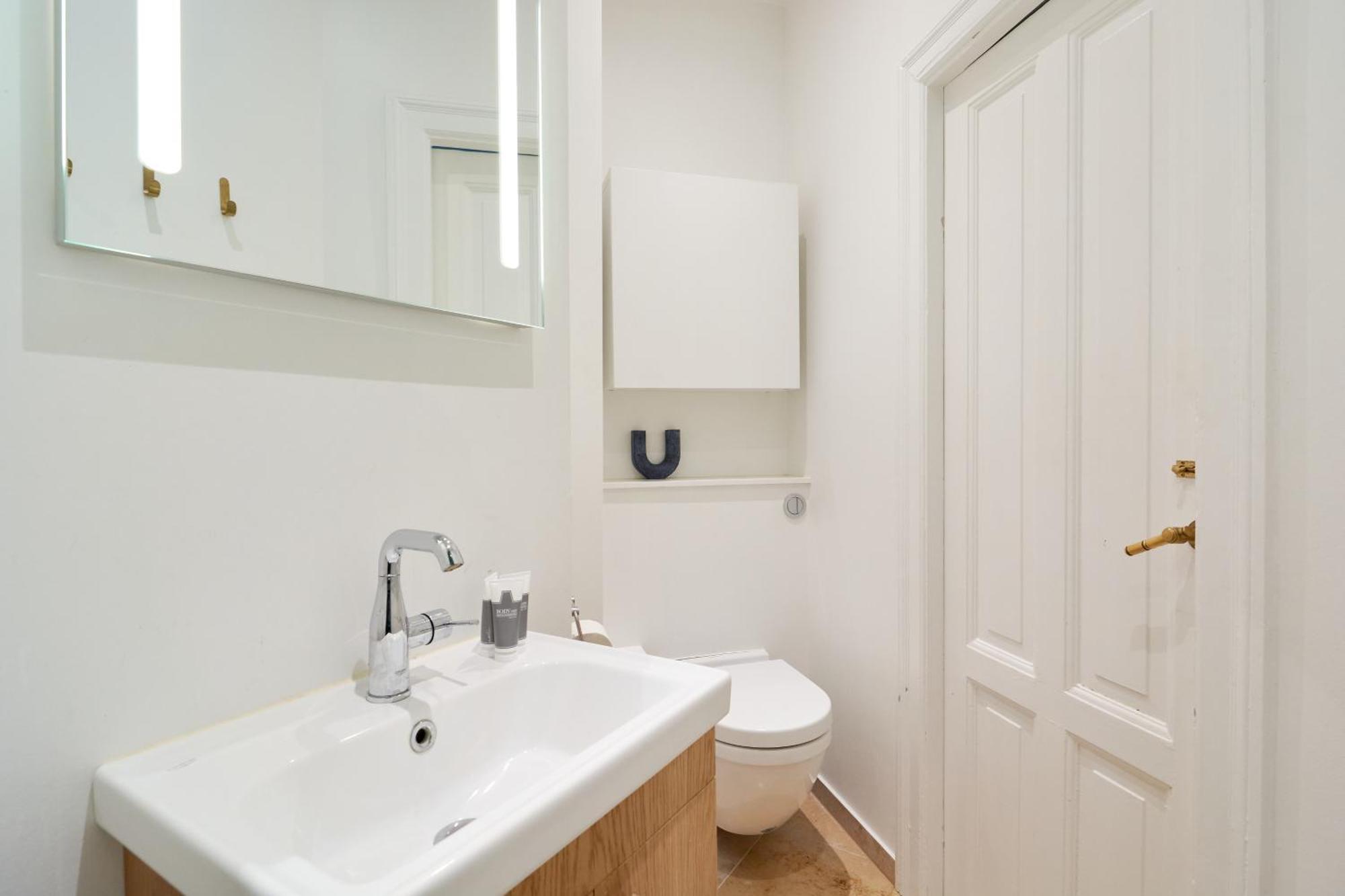 קופנהגן Spacious 3 Bedroom Manor Flat Next To Tivoli מראה חיצוני תמונה